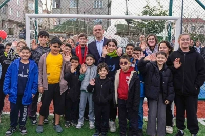 Sancaktepe&rsquo;de Yaşar Kemal Y&uuml;r&uuml;y&uuml;ş Yolu ve Spor Alanı hizmete a&ccedil;ıldı
