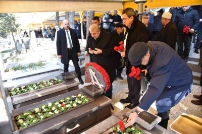 SANKO&rsquo;nun kurucusu Sani Konukoğlu, mezarı başında anıldı