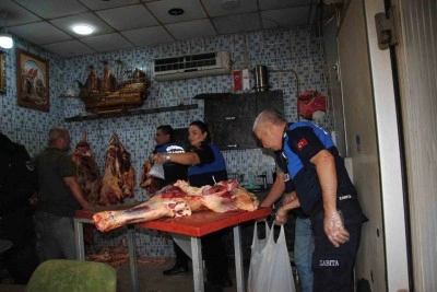 Şanlıurfa’da 1 ton kokmuş ve bozuk et ele geçirdi