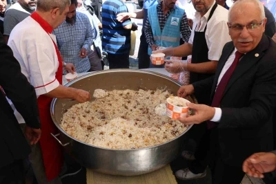 Şanlıurfa’da 3 bin kişiye etli pilav dağıtıldı
