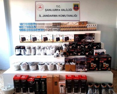 Şanlıurfa&rsquo;da 5 bin 700 paket g&uuml;mr&uuml;k ka&ccedil;ağı sigara ele ge&ccedil;irildi