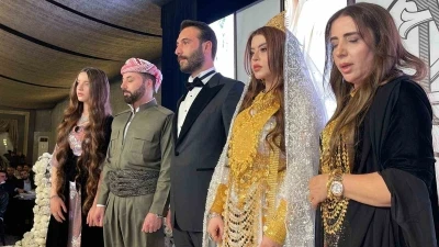 Şanlıurfa&rsquo;da aşiret d&uuml;ğ&uuml;n&uuml;nde geline kilolarca altın takıldı
