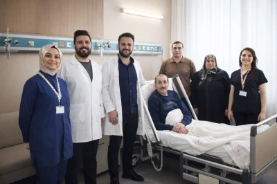 Şanlıurfa&rsquo;da bir ilk: Omuzdan girilerek kalp kapak&ccedil;ığı değiştirildi
