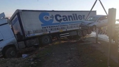 Şanlıurfa'da buzlanma nedeniyle zincirleme kaza: 2 &ouml;l&uuml;