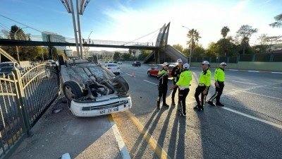 Şanlıurfa'da devrilen otomobildeki 5 kişi yaralandı