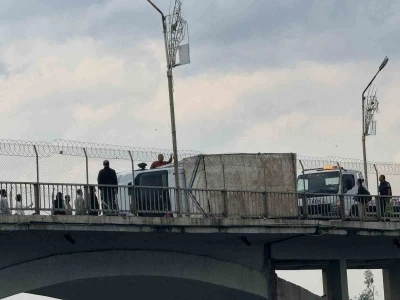 Şanlıurfa&rsquo;da fırtına ve dolu hayatı fel&ccedil; etti
