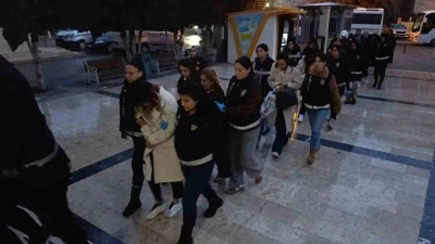 Şanlıurfa&rsquo;da fuhuş operasyonunda g&ouml;zaltına alınan 31 ş&uuml;pheli adliyeye sevk edildi