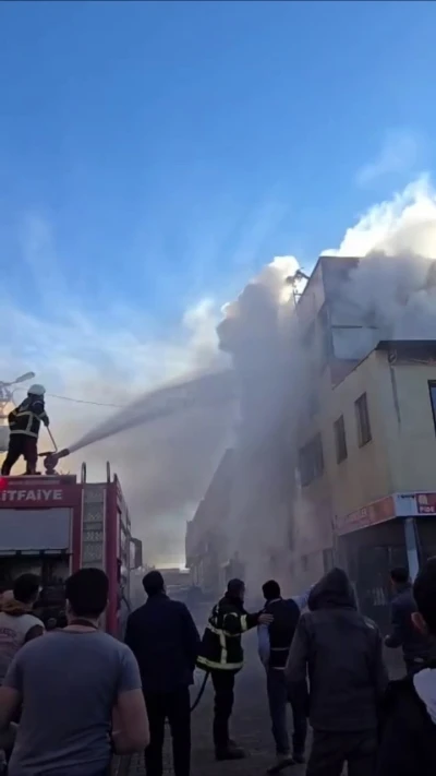Şanlıurfa&rsquo;da halı yıkama at&ouml;lyesinde yangın
