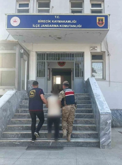 Şanlıurfa&rsquo;da hırsızlıktan aranan h&uuml;k&uuml;ml&uuml; yakalandı
