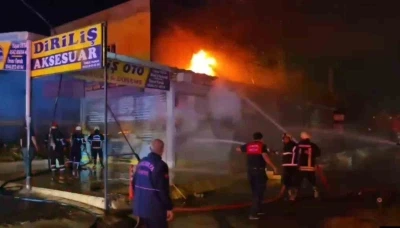 Şanlıurfa&rsquo;da iki iş yerinde &ccedil;ıkan yangın kontrol altına alındı
