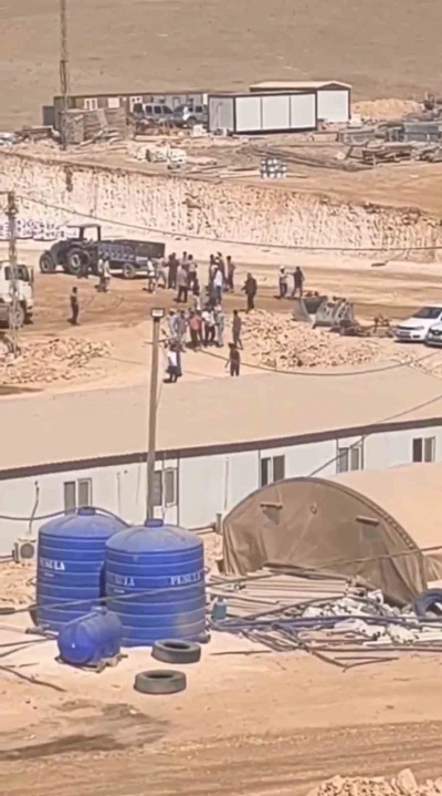 Şanlıurfa’da inşaat işçilerinin taşlı sopalı kavgası kamerada
