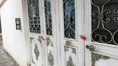 Şanlıurfa&rsquo;da istinat duvarı yıkılan binanın yanındaki apartman da boşaltıldı
