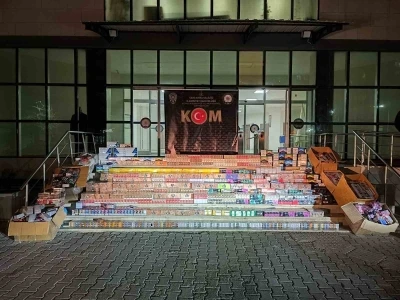 Şanlıurfa&rsquo;da ka&ccedil;ak sigara operasyonu: 3 g&ouml;zaltı
