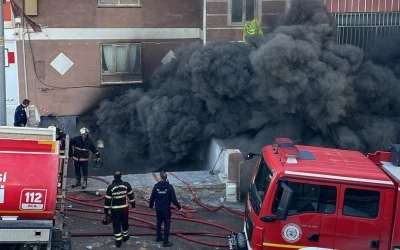 Şanlıurfa&rsquo;da koltuk ve yatak &uuml;retimi yapılan at&ouml;lyede korkutan yangın
