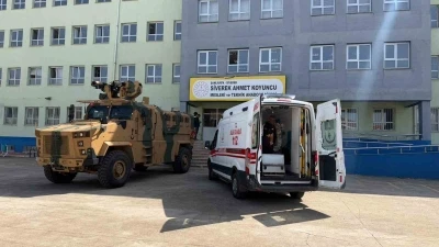 Şanlıurfa&rsquo;da lisede silahlı saldırı: Yaralılar var
