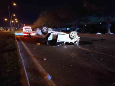 Şanlıurfa&rsquo;da otomobiller &ccedil;arpıştı: 2 &ouml;l&uuml;, 5 yaralı
