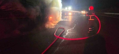 Şanlıurfa’da salça yüklü tır alev alev yandı
