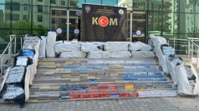 Şanlıurfa&rsquo;da saman balyaları arasında 40 bin paket ka&ccedil;ak sigara ele ge&ccedil;irildi
