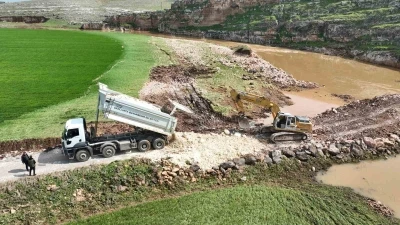 Şanlıurfa&rsquo;da selin neden olduğu hasar gideriliyor
