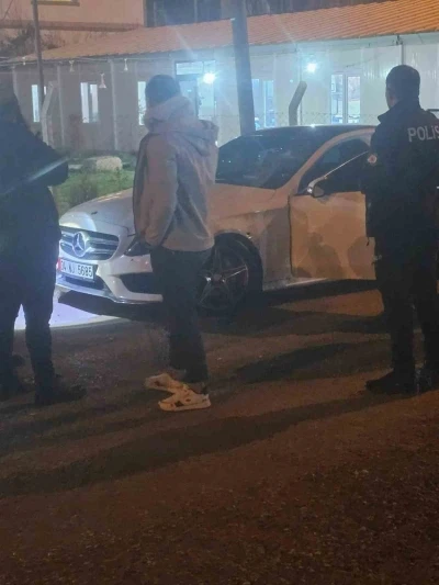 Şanlıurfa&rsquo;da seyir halindeki otomobile silahlı saldırı: 1 yaralı
