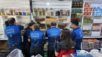 Şanlıurfa’da son tüketim tarihi geçmiş yüzlerce ürün imha edildi
