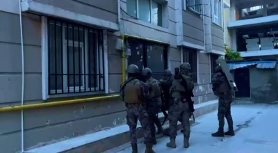 Şanlıurfa&rsquo;da su&ccedil; &ouml;rg&uuml;t&uuml;ne operasyon: 21 g&ouml;zaltı
