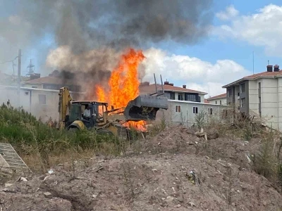 Şantiyede çıkan yangın korkuttu
