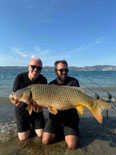 Sapanca Gölü’nde 18 kiloluk dev sazan: O anlar kamerada
