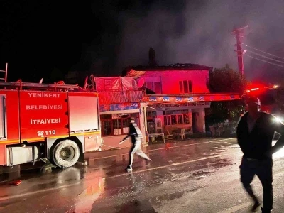 Şaphane’de çıkan yangından 2 ev tamamen yandı, 1 evde hasar oluştu

