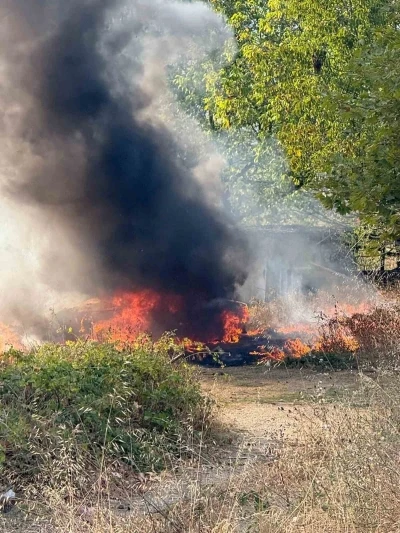 Şarampole uçan otomobil alev topuna döndü
