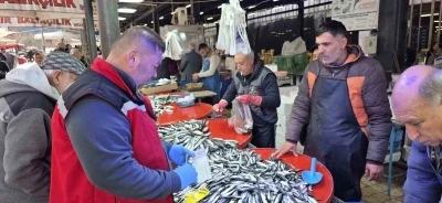 Sarıg&ouml;l&rsquo;de balık tezgahlarına sıkı denetim
