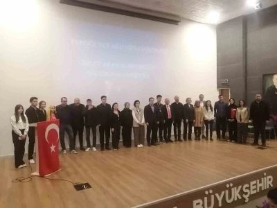 Sarıg&ouml;l&rsquo;de İstiklal Marşı&rsquo;nın kabul&uuml;n&uuml;n 104. yılına anlamlı anma
