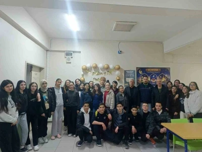 Sarıg&ouml;l&rsquo;de liseliler aynı sofrada buluştu
