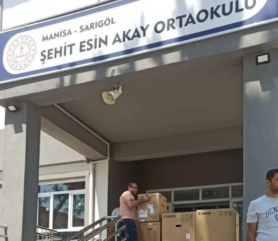 Sarıgöl’de yapımı tamamlanan iki okula yeni araçlar gönderildi
