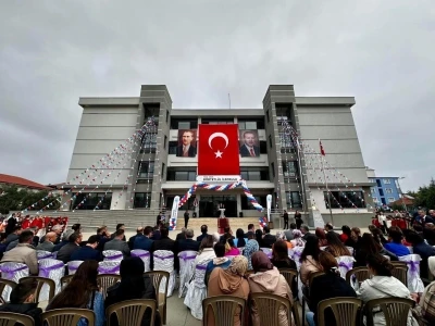 Sarıgöl’deki okulların resmi açılışı yapıldı
