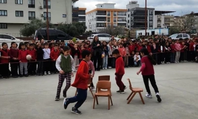 Sarıg&ouml;l&rsquo;&uuml;n en b&uuml;y&uuml;k ilkokulunda Nevruz kutlandı
