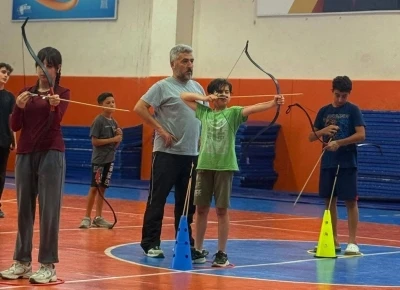 Sarıg&ouml;ll&uuml; ok&ccedil;ular hedefi şaşırmıyor
