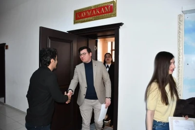 Sarıkamış Kaymakamı Aslantatar, doktorlarla bir araya geldi
