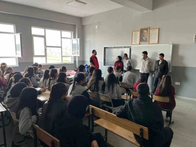 Sarıkamış&rsquo;ta &ouml;ğrencilere ter&ouml;rle m&uuml;cadele ve dijital g&uuml;venlik semineri
