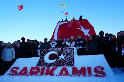 Sarıkamış&rsquo;ta şehitler anısına kardan heykeller a&ccedil;ıldı
