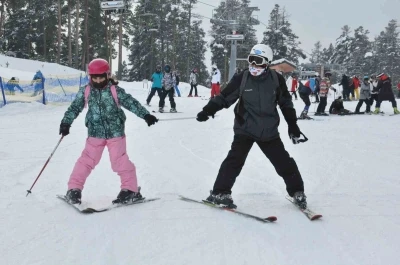 Sarıkamış&rsquo;ta s&ouml;mestr heyecanı: Kristal kar &uuml;zerinde doluluk y&uuml;zde 100&rsquo;e ulaştı

