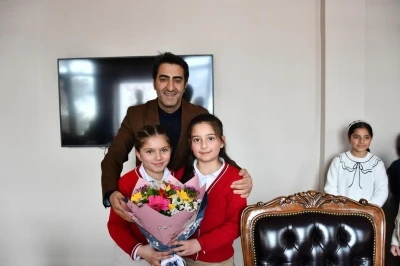Sarıkamışlı &ouml;ğrencilerden "Oyuncu Beyinler" turnuvasında gururlandıran başarı
