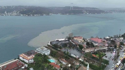 Sarıyer Baltalimanı sahilindeki kirlilik havadan g&ouml;r&uuml;nt&uuml;lendi
