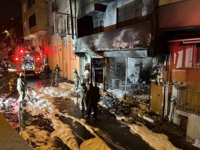 Sarıyer&rsquo;de motosiklet tamirhanesi alev alev yandı: 1 yaralı
