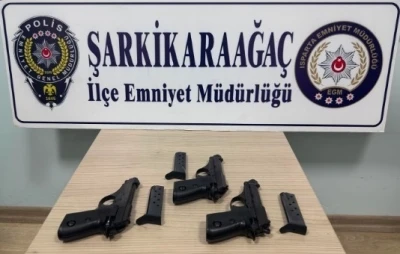 Şarkikaraağa&ccedil;&rsquo;ta ruhsatsız silah operasyonu: 2 ş&uuml;pheli hakkında işlem başlatıldı
