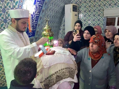 Şark&ouml;y&rsquo;de Sakal-ı Şerif ziyareti yoğun ilgi g&ouml;rd&uuml;

