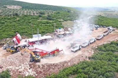 Saruhanlı&rsquo;da ayda 26 bin ton mıcır &uuml;retilecek tesis a&ccedil;ıldı
