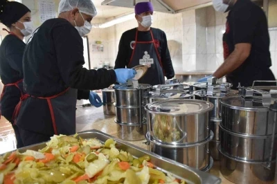 Sason&rsquo;da 523 aileye her g&uuml;n sıcak yemek desteği
