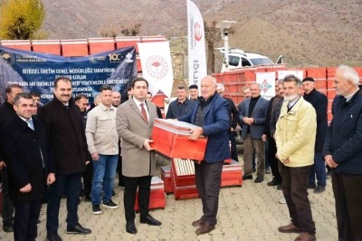 Sason&rsquo;da arıcılara organik kovan desteği