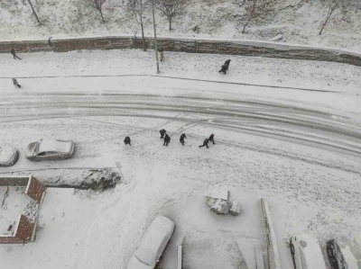 Sason&rsquo;da kar yağışı nedeniyle eğitime ara verildi
